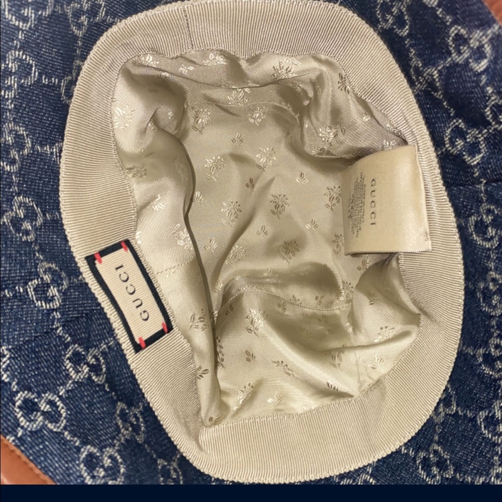 Hiiii I’m selling my Gucci Bucket Hat (s)